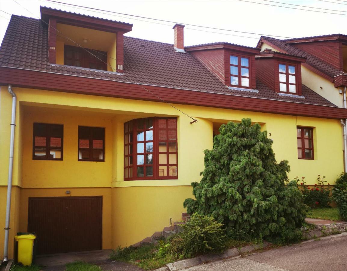 Hella Vendeghaz Hotel Eger Exterior foto